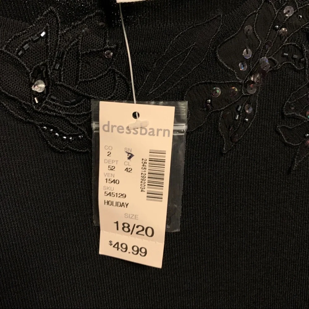 Dress Barn Sequin/Bead Top. NWT‎ Plus Size 18/20